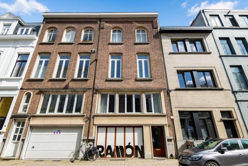 Ramon Studio Antwerp Luaran gambar